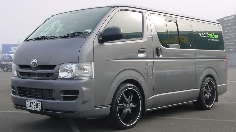 Toyota Hiace Pictures